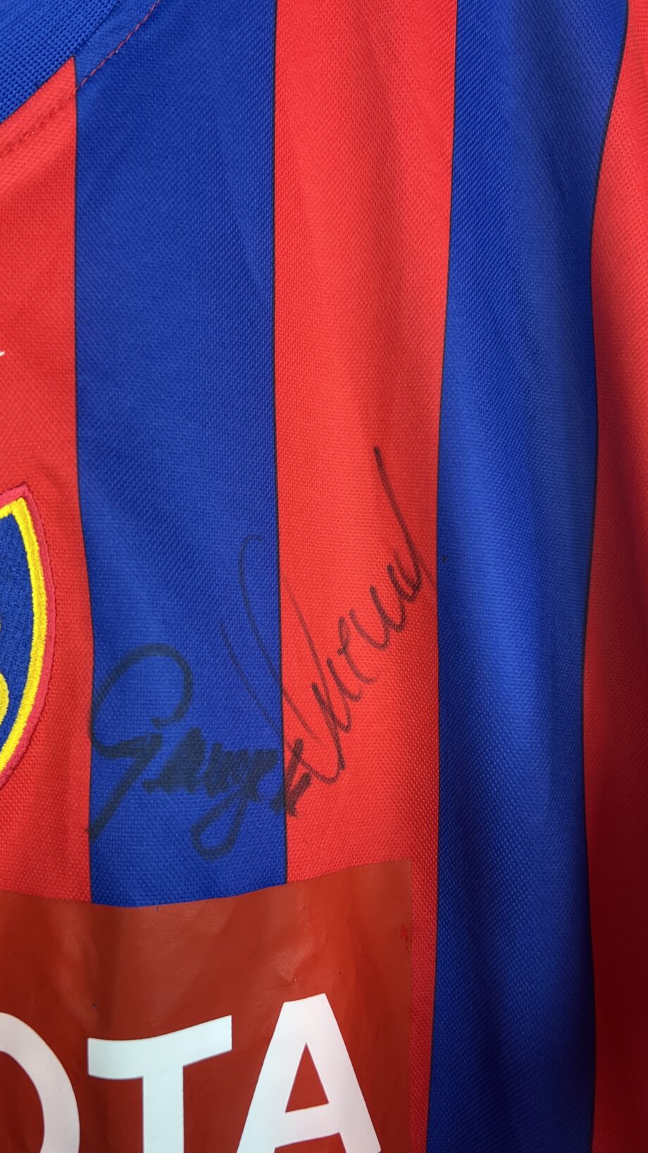 2000-01 FC Basel *SIGNED* home jersey (#2 CECCARONI) - XL